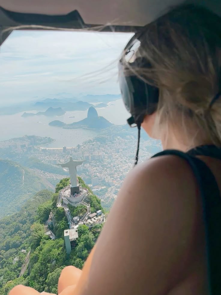 Vista aérea del Cristo Redentor desde el helicóptero